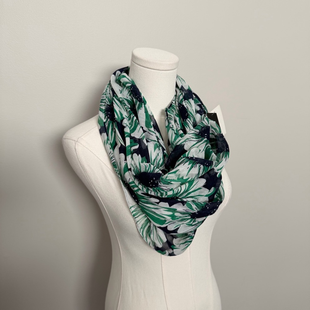 Steve Madden Infinity Scarf Floral Print Lightweight Navy Blue Green White